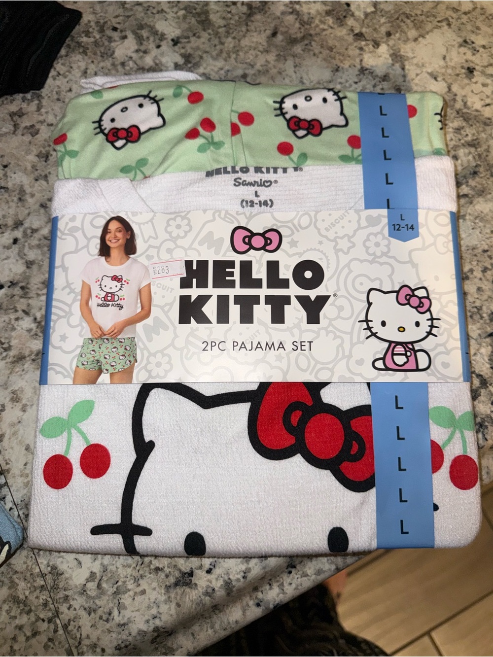 Hello Kitty 2-Piece Pajama Set in White, Light Green & Red